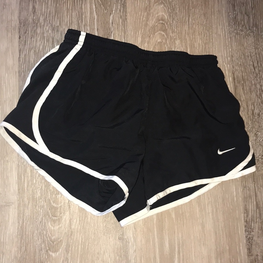 youth girls nike running shorts